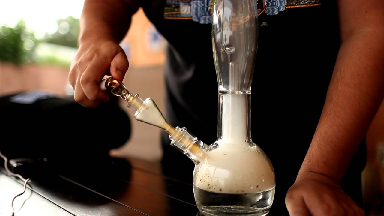 borosilicate glass bong