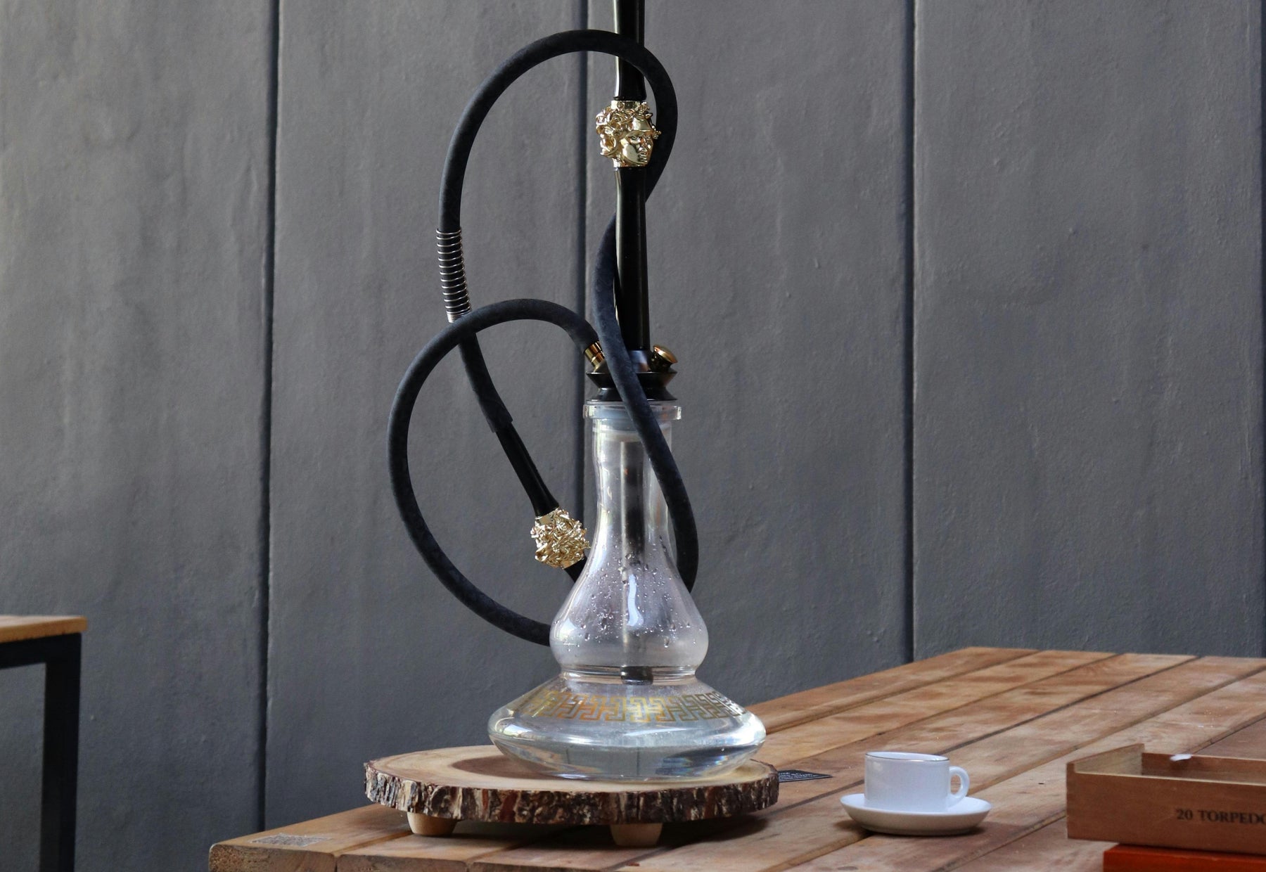 Glass vs. Silicone Bongs: Pros and Cons